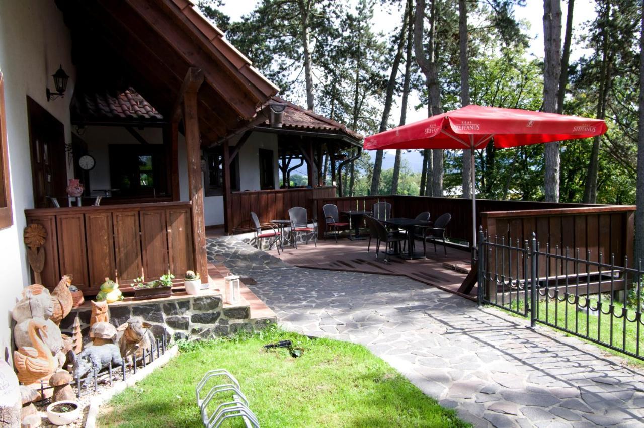 Penzion Martinov Dvor Žilina Exteriör bild